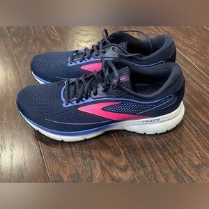 Brooks Trace 2 Running Shoe Women  Size 11.5